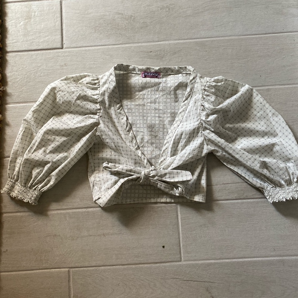 Vintage Cottagecore puff sleeve top